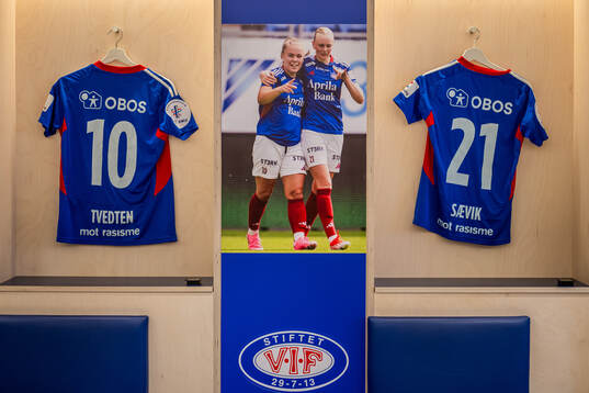 The kits of Olaug Tvedten and Karina Sævik of Vålerenga