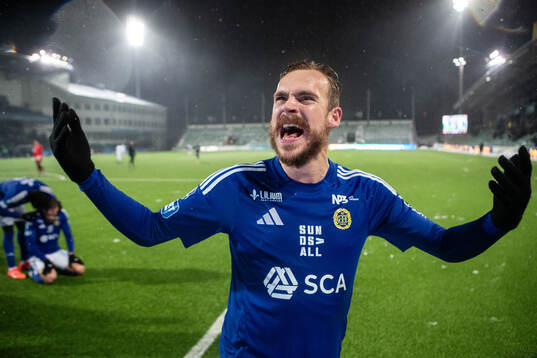 GIF Sundsvalls Pontus Engblom jublar