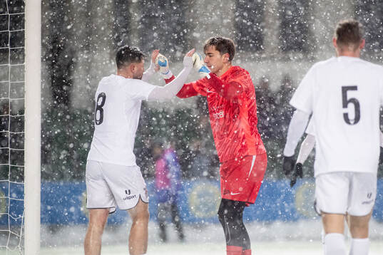 FC Stockholms Luka Dobrijevic och målvakt Simon Eriksson