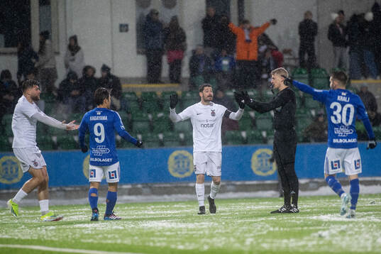 FC Stockholms Luka Dobrijevic och David Zlotnik reagerar