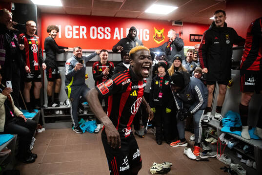 Östersunds Assiedou Yannick Armel Adjoumani jublar