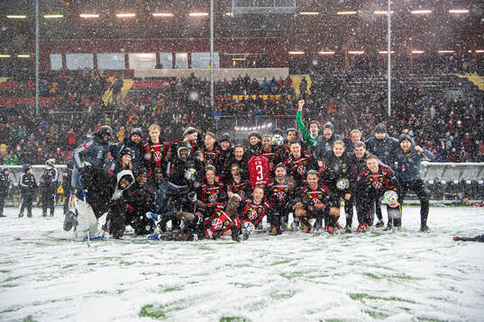 Östersunds spelare jublar