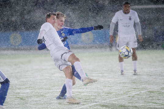 GIF Sundsvalls Hugo Aviander och FC Stockholms William Jan