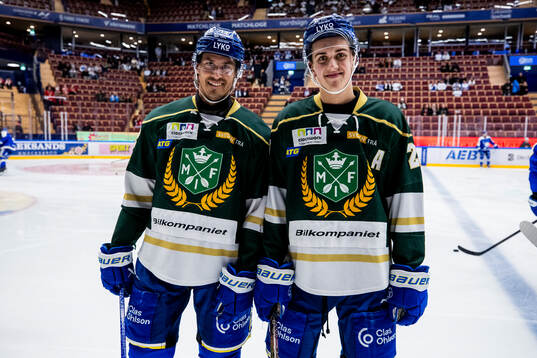 Leksands Jon Knuts och August Lissel i Malungs tröjor