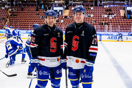 Leksands Patrik Norén och Dennis Altörn i Säter tröjor