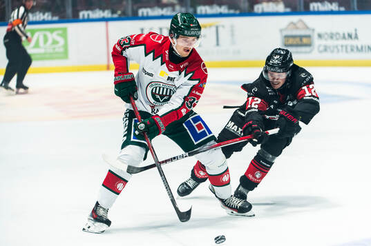 Frölundas Linus Högberg och Malmö Redhawks Linus Öberg