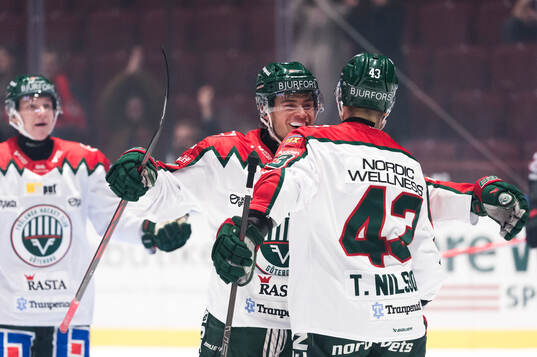 Frölundas Isac Born jublar med Tom Nilsson