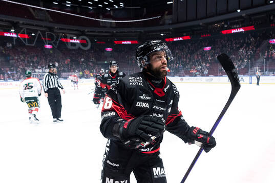 Malmö Redhawks Robin Hanzl jublar
