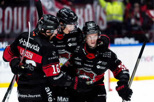 Malmö Redhawks Joona Ikonen jublar