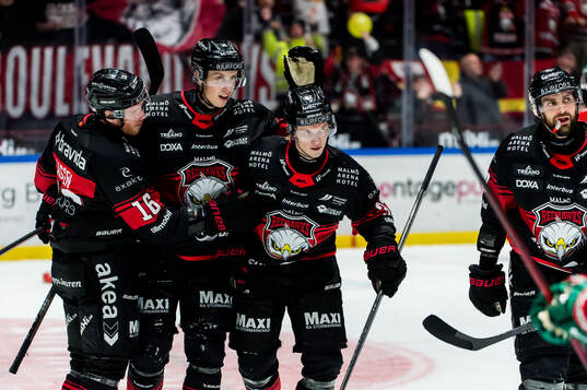Malmö Redhawks Joona Ikonen jublar