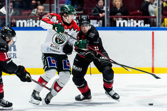 Frölundas Arttu Ruotsalainen och Isac Born