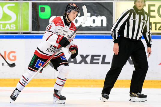Örebros Patrik Puistola jublar