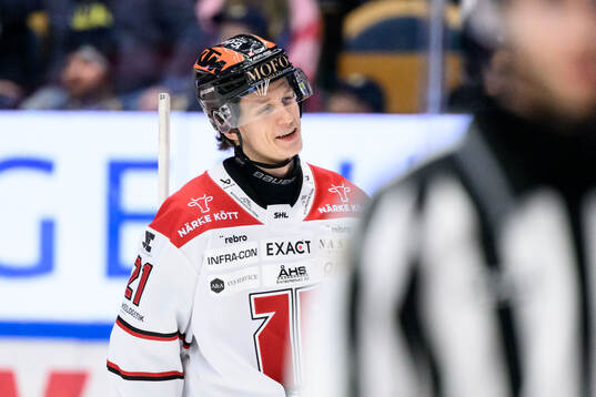 Örebros Patrik Puistola jublar