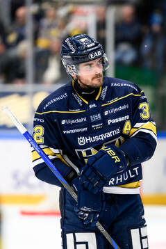 HV71s Oscar Engsund deppar