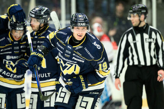 HV71s Henrik Borgström jublar