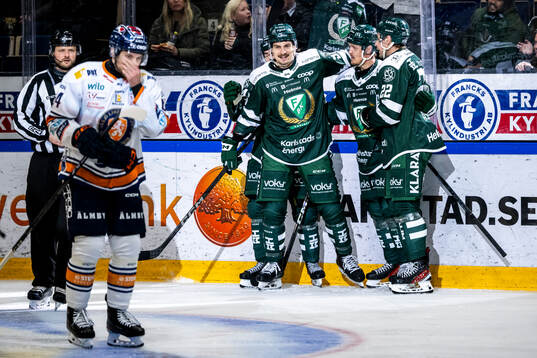 Färjestads David Tomasek jublar