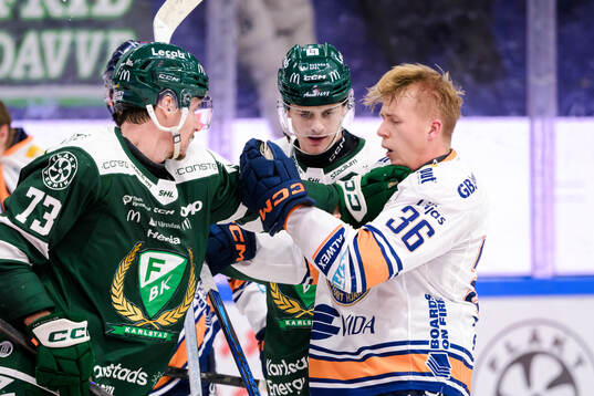 Färjestads Adam Ollas Mattsson och Växjös Elias Rosén