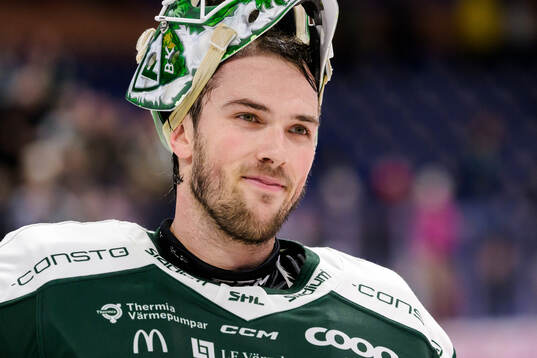 Färjestads målvakt Maxime Lagacé jublar