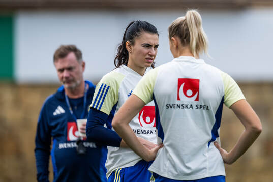 Head coach Peter Gerhardsson, goalkeeper Zecira Musovic and