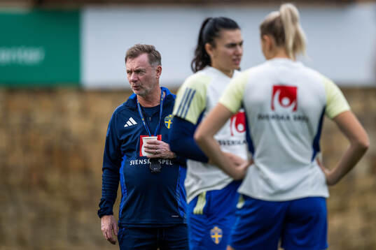 Head coach Peter Gerhardsson, goalkeeper Zecira Musovic and