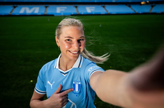 Malmö FF presenterar Ellen Löfqvist som ny spelare