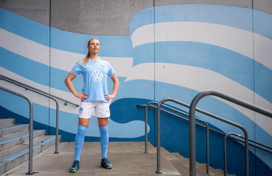 Malmö FF presenterar Ellen Löfqvist som ny spelare