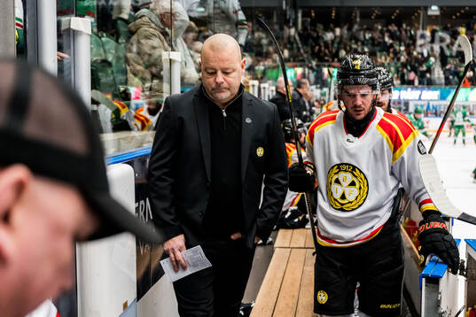 Brynäs tränare Niklas Gällstedt deppar