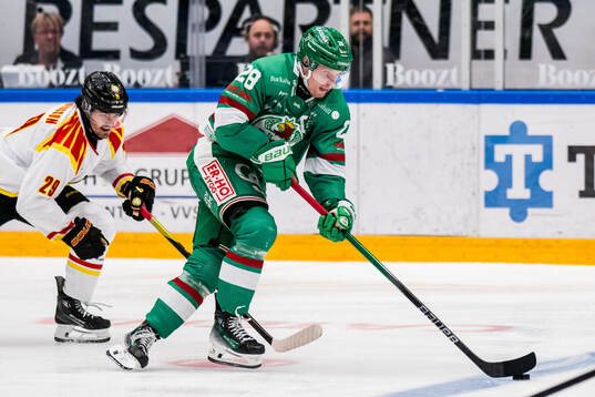 Brynäs Axel Andersson och Rögles Anton Bengtsson