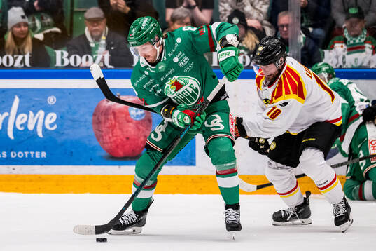 Rögles Linus Sandin och Brynäs Johan Larsson