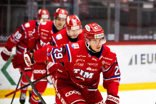 Timrås Filip Hållander jublar