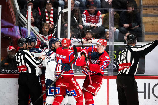 Linköpings Robin Kovacs och Timrås Emil Pettersson