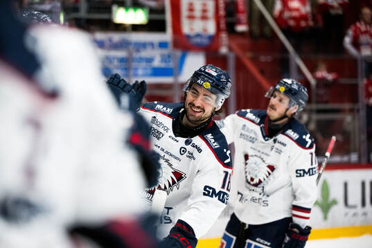 Linköpings Remi Elie jublar