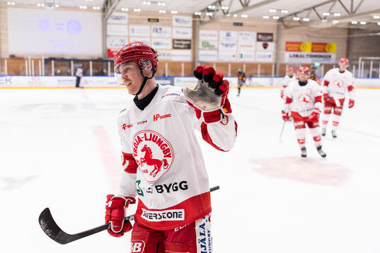 Troja/Ljungbys Filip Lennström jublar