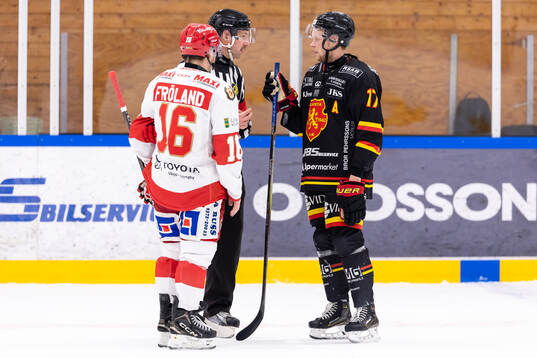 Troja/Ljungbys Dennis Fröland, Domare Jim Bergqvist och