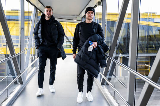 Goalkeeper Ricardo Friedrich and Gabriel Busanello of
