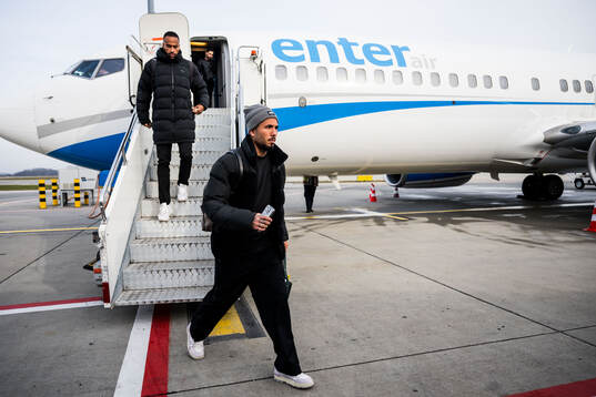 Isaac Kiese Thelin and Sergio Pena of Malmö FF