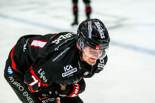 Nybros Hannes Hellberg har ont