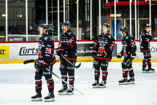 Nybros Carl Holmner-Härgestam och Alex Ciernik deppar