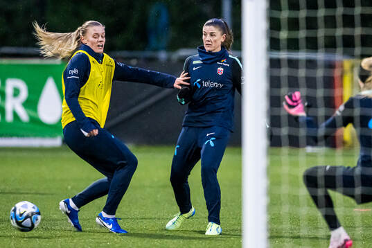 Mathilde Harviken and Maren Mjelde of the Norwegian women's