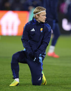 Tobias Gulliksen of Djurgården warming up