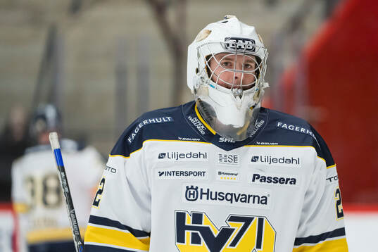 HV71s målvakt Filip Karlsson