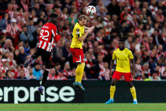 Adama Boiro of Athletic Bilbao and Simon Hedlund of Elfsborg