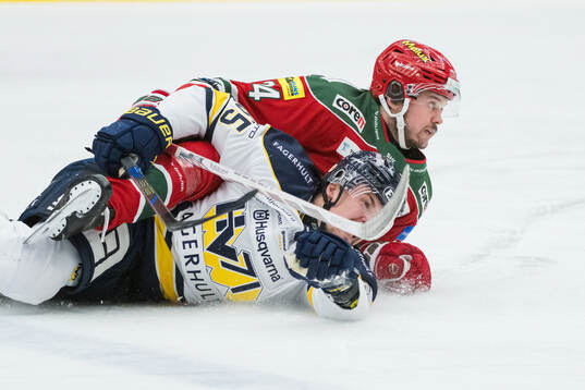 Modos Måns Carlsson och HV71s Mikael Seppälä