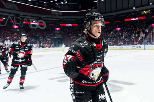 Malmö Redhawks Joona Ikonen jublar