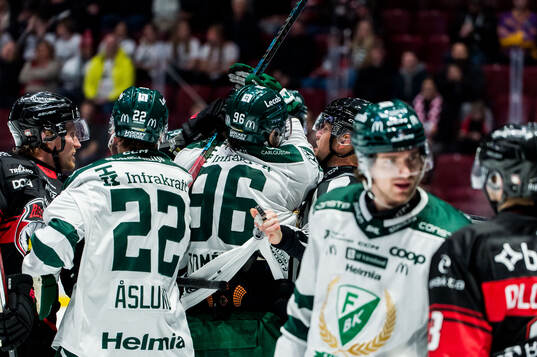 Färjestads David Tomasek och Malmö Redhawks Fredrik
