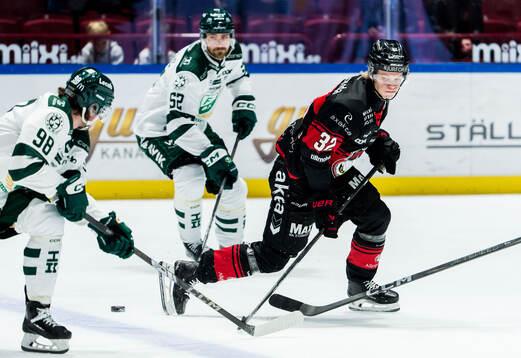 Malmö Redhawks Joona Ikonen och Färjestads Marian