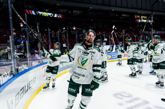 Färjestads Linus Johansson jublar