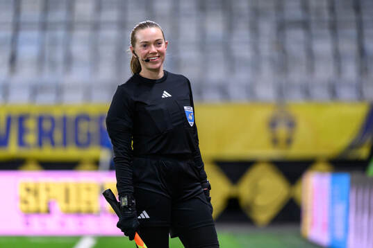 Referee Elsa Wisting