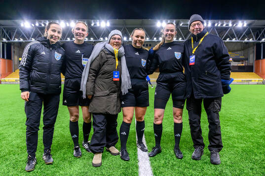 Referees Selma Griberg, Ida Kellström, Hanna Laajanen and