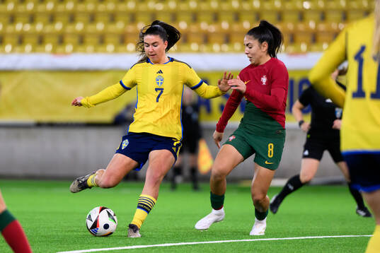 Emilia Pelgander of Sweden and Leticia Almeida of Portugal